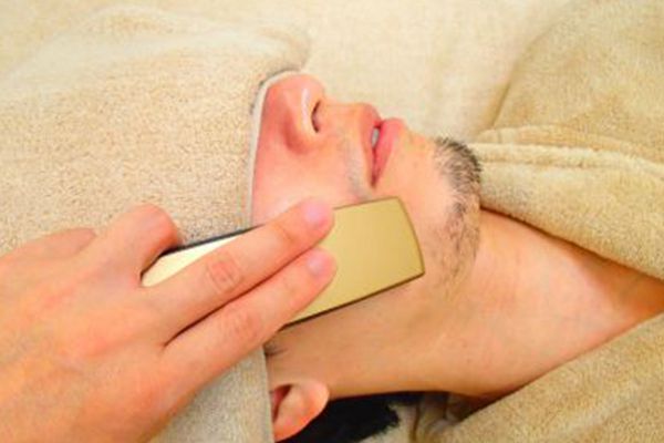 おでこ・眉間の冷却・施術